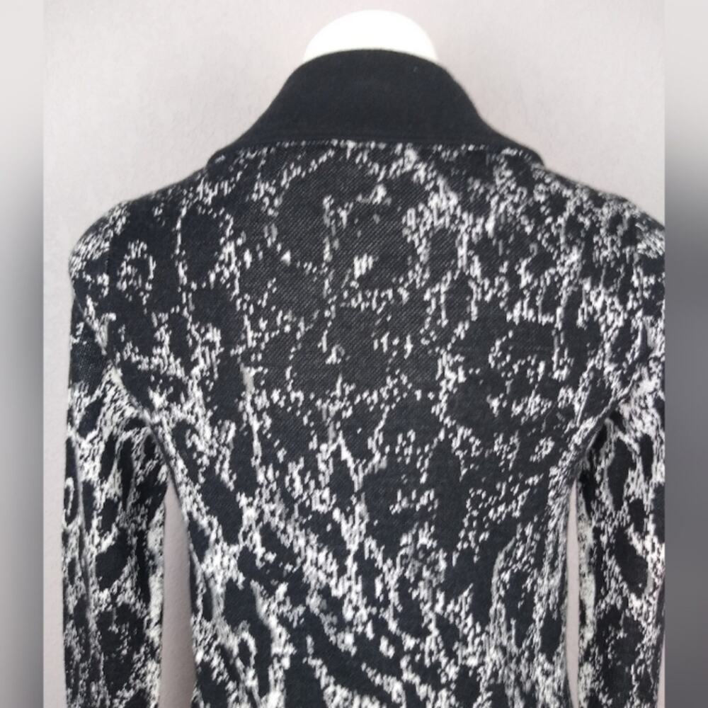 Chico's Animal Zip-up Sweater Jacket Size S/4 - Picture 12 of 15